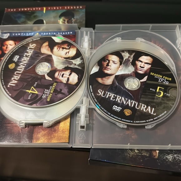 Supernatural WB Complete Season 1 & 4 - Picture 7 of 9